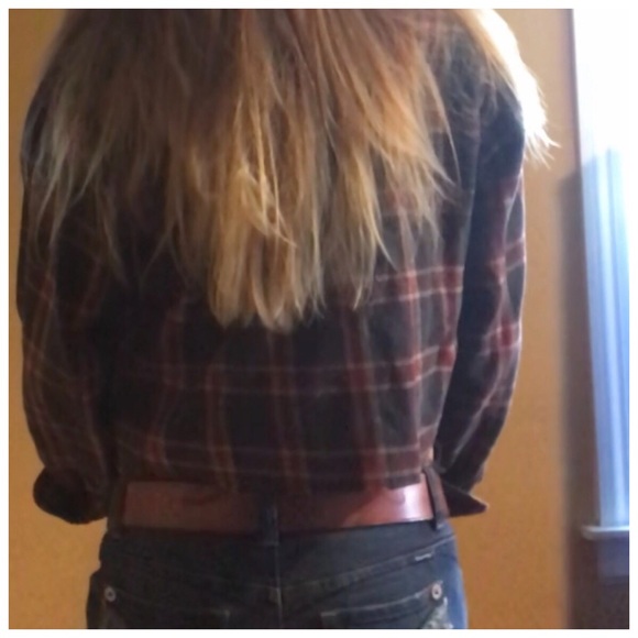 Tomboy Cropped Flannel Shirt - Picture 4 of 6
